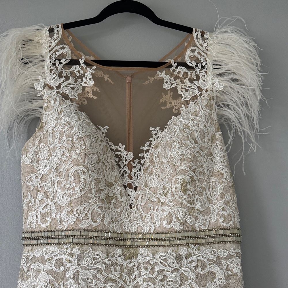 MAC DUGGAL
White Feather Cap Sleeve Illusion Neck Trumpet Gown 14 bridal wedding - Picture 7 of 10